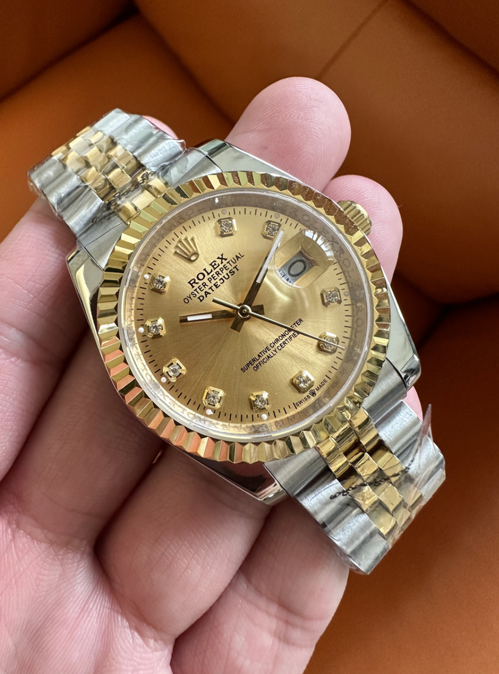 Luxury Gold Base Fashion Watch