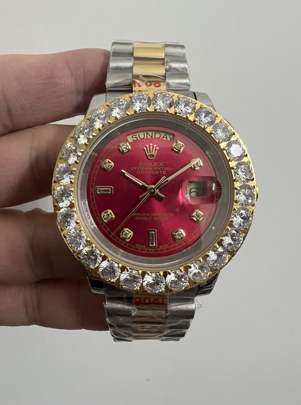 Luxury Ruby Rim Fashion Watch