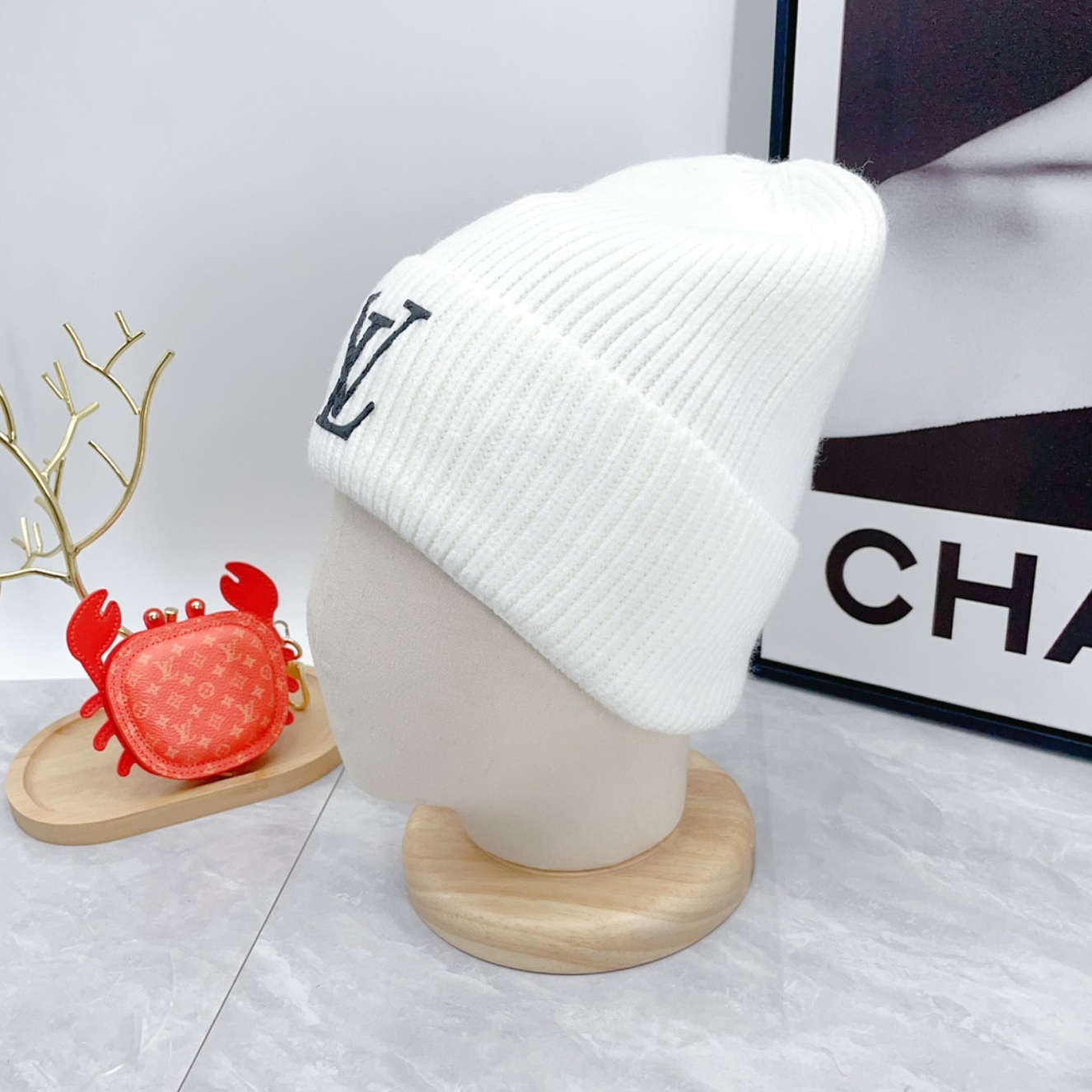 Luxury Pearl White Fashion Beanie