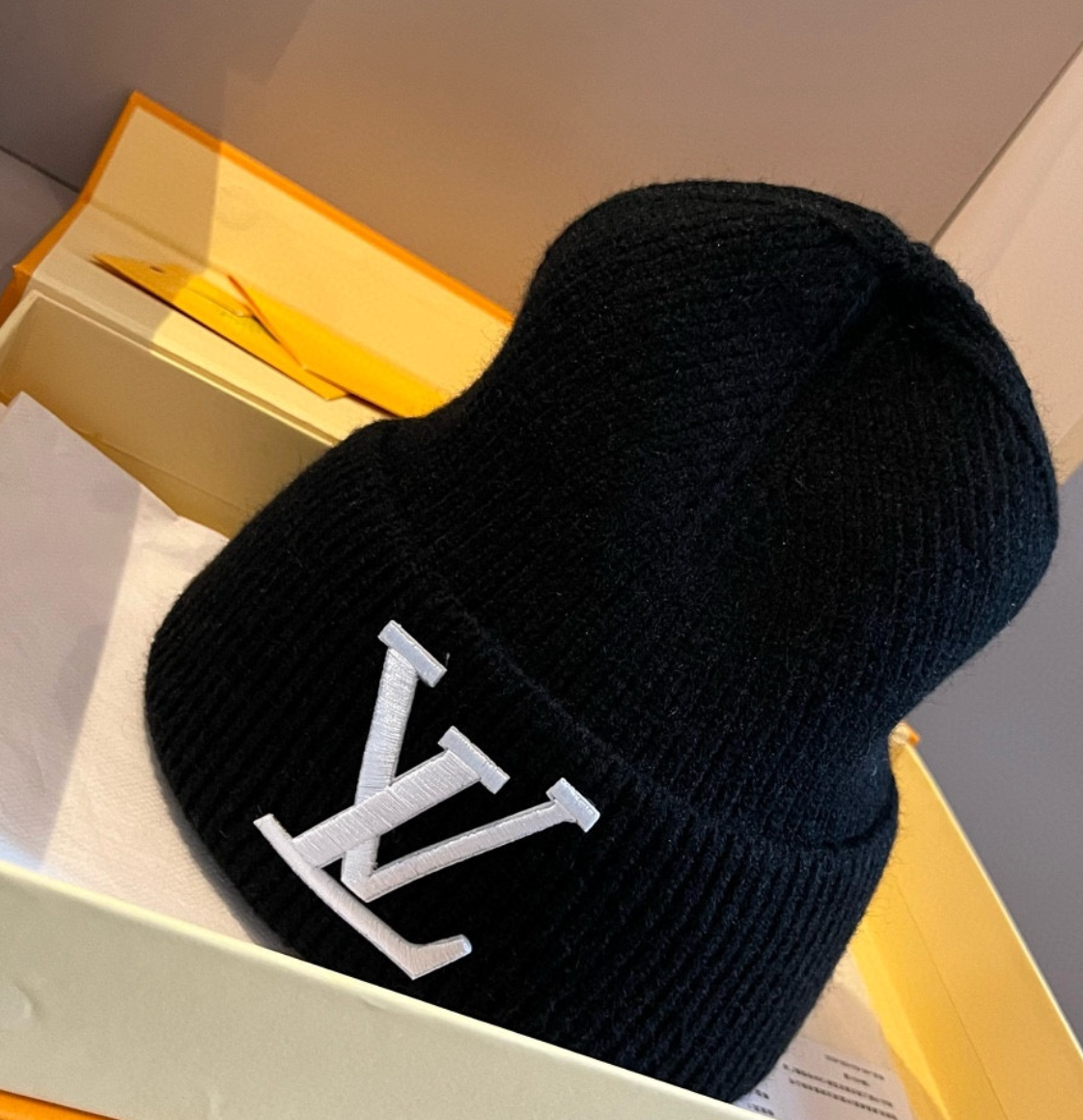 Luxury Deep Black Fashion Beanie