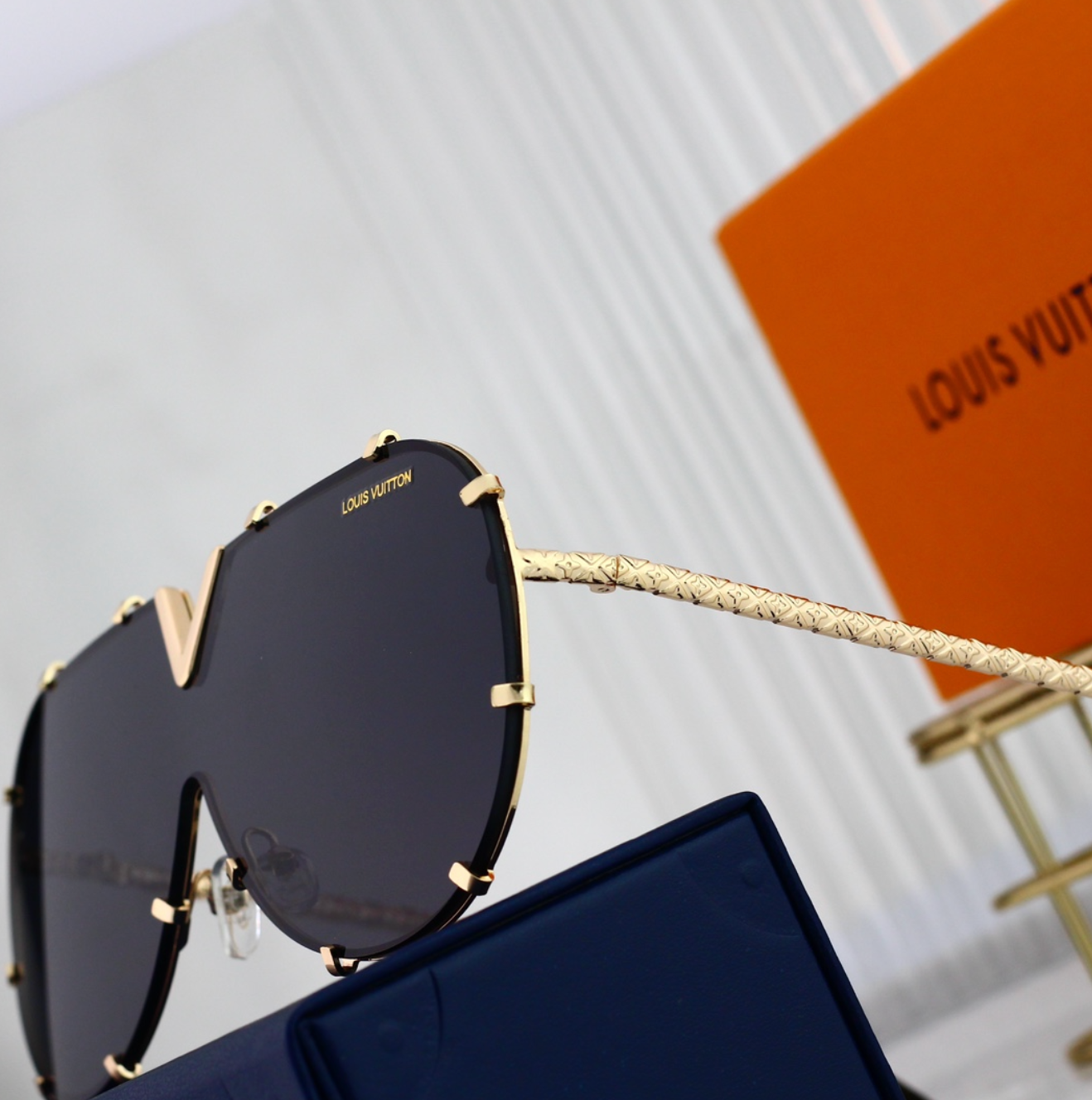 Luxury Golden Latch Fashion Sunglasses