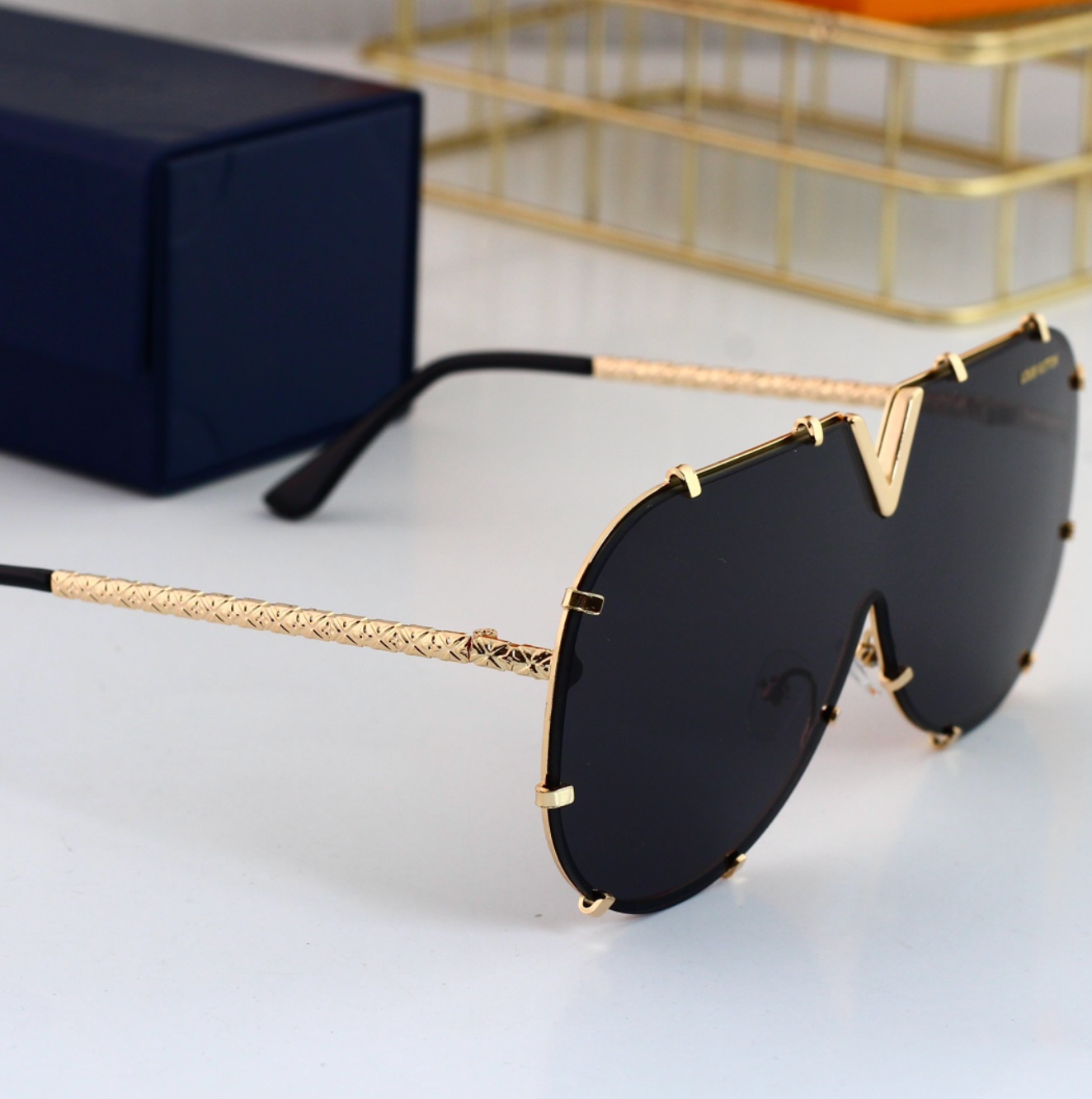 Luxury Golden Latch Fashion Sunglasses