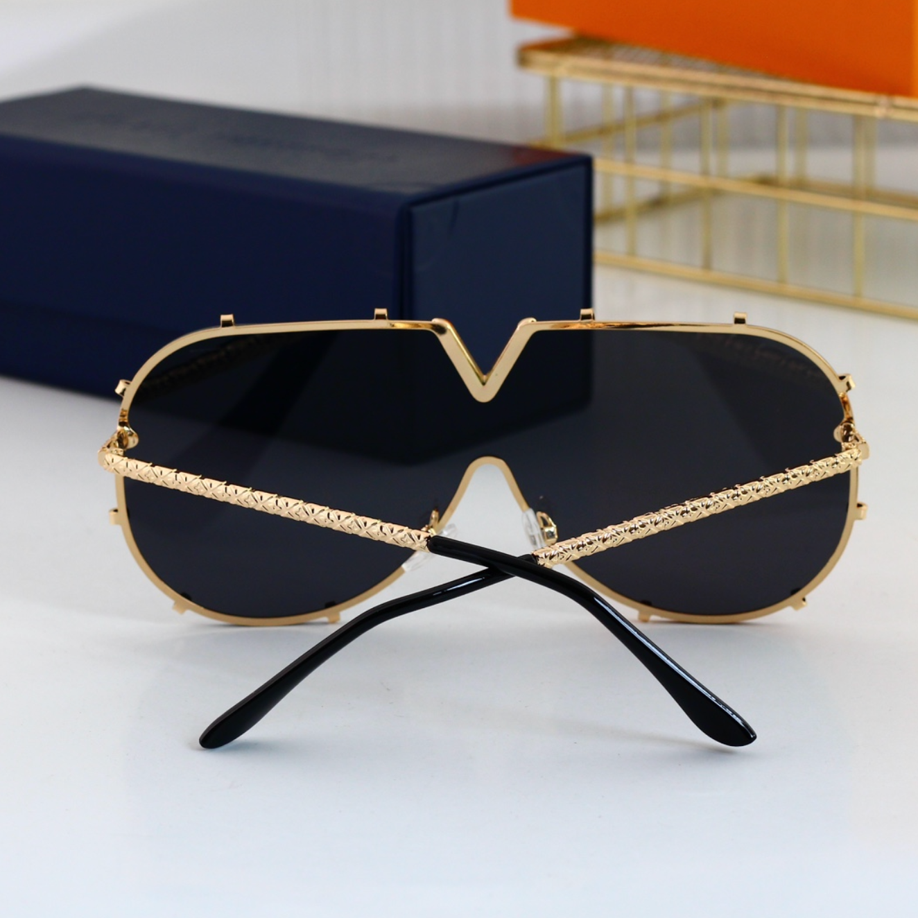 Luxury Golden Latch Fashion Sunglasses