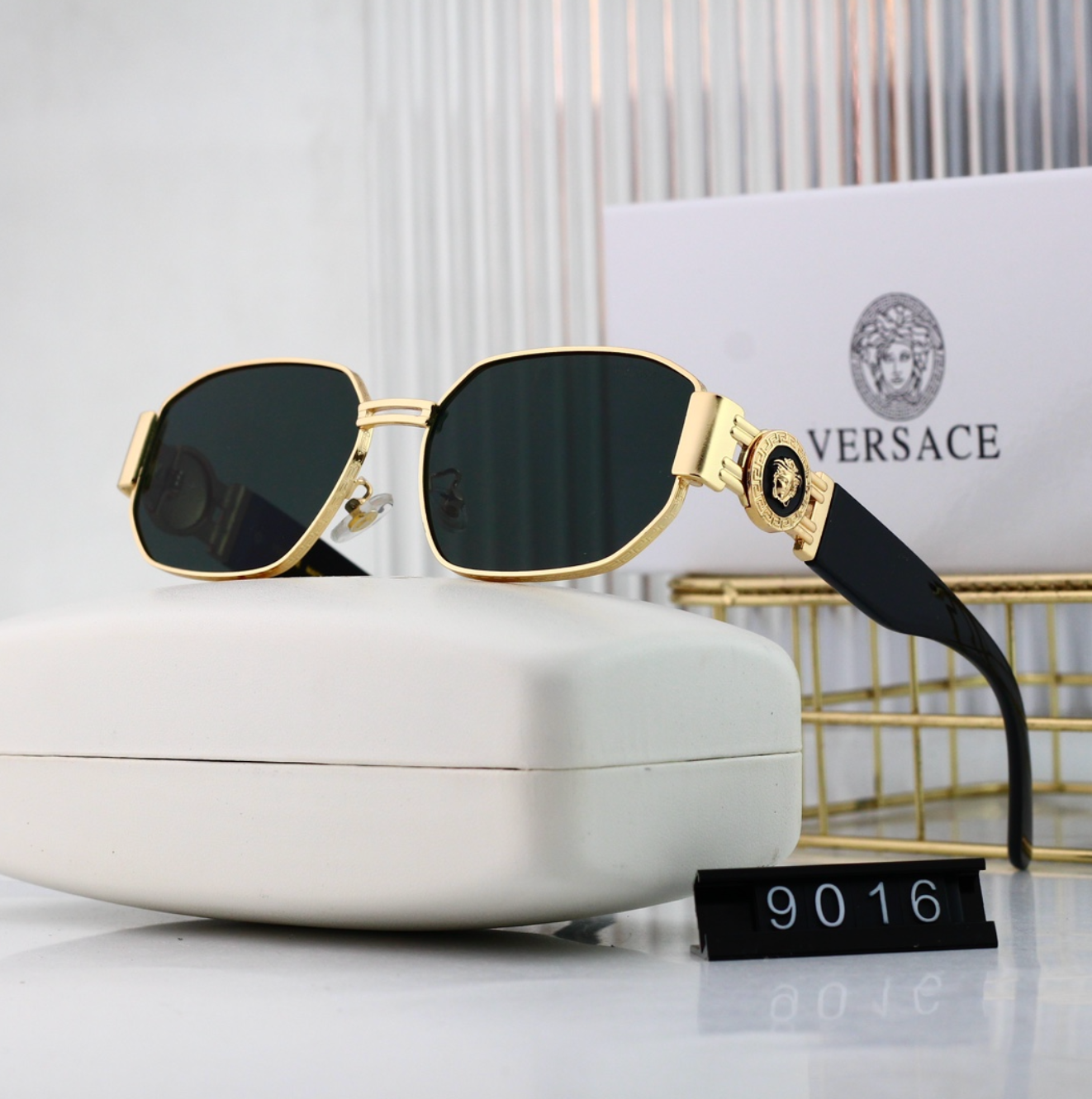 Luxury Medusa Latch Fashion Sunglasses