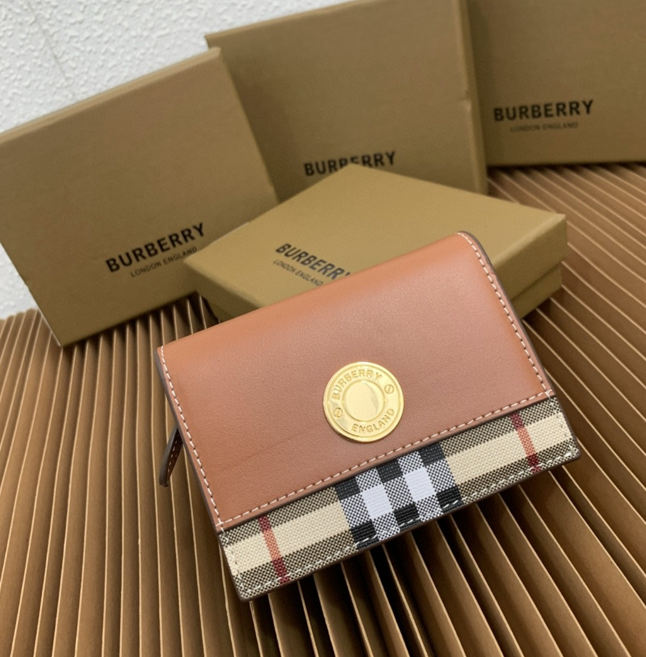 Luxury Stripe Design Fashion Wallet