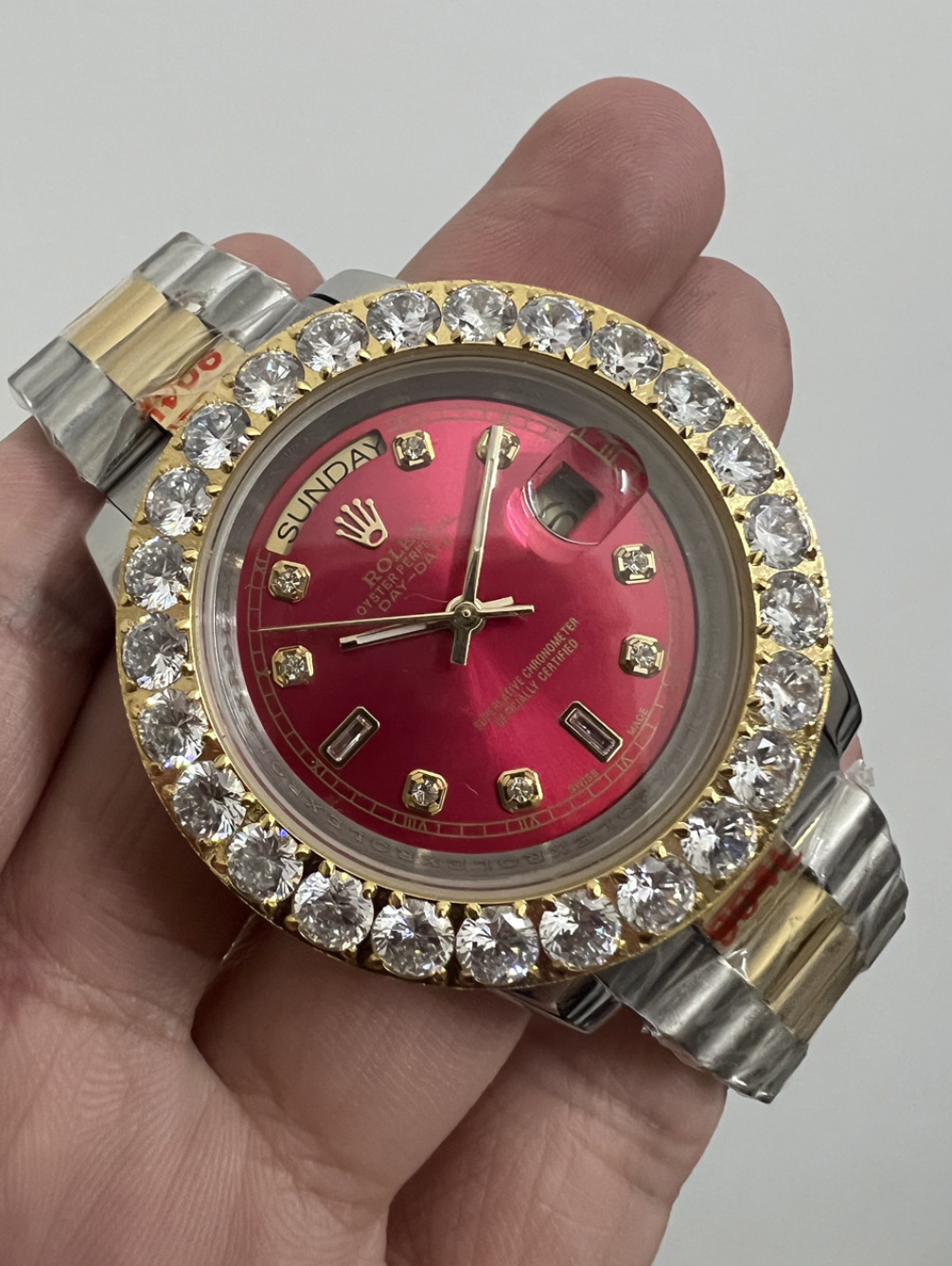 Luxury Ruby Rim Fashion Watch