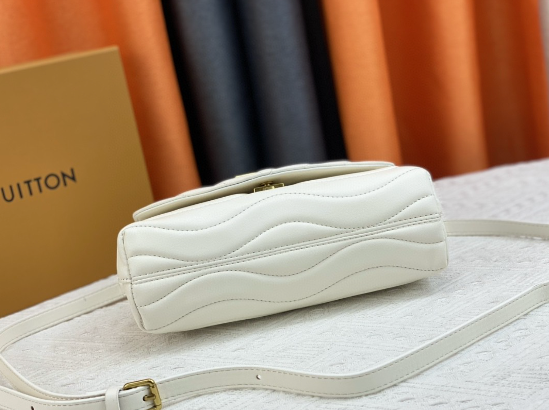 Unique Leather Light White Fashion Handbag