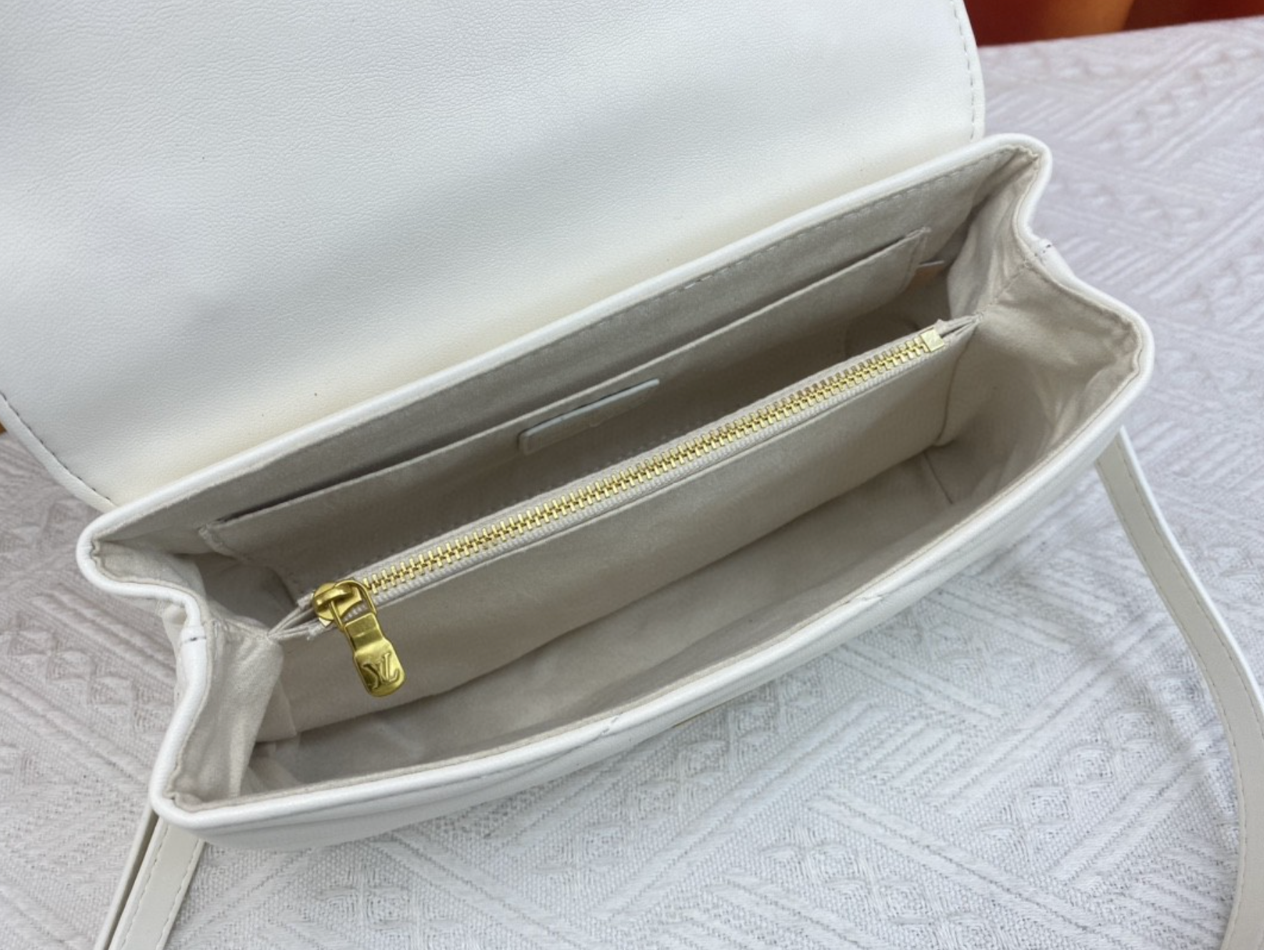 Unique Leather Light White Fashion Handbag